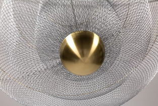 金屬材質 剛硬、高雅與質感，領略金屬的獨特魅力